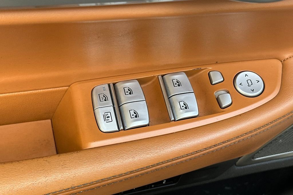 Used 2020 BMW 740i w/ Premium Package image 11
