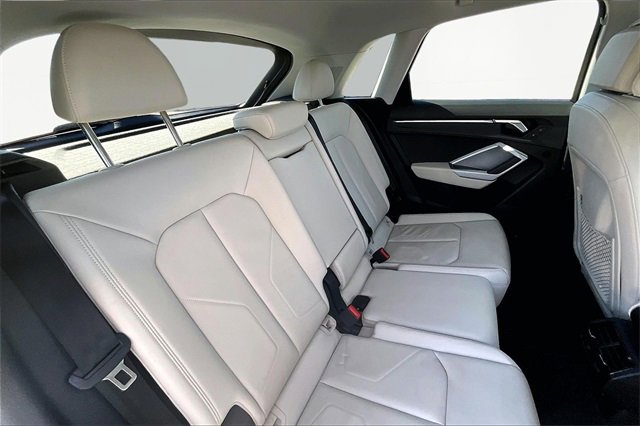Used 2024 Audi Q3 2.0T Premium Plus w/ Premium Plus Package image 29