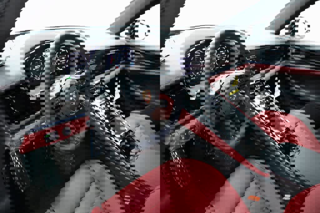 New 2025 Porsche Panamera 4 image 4