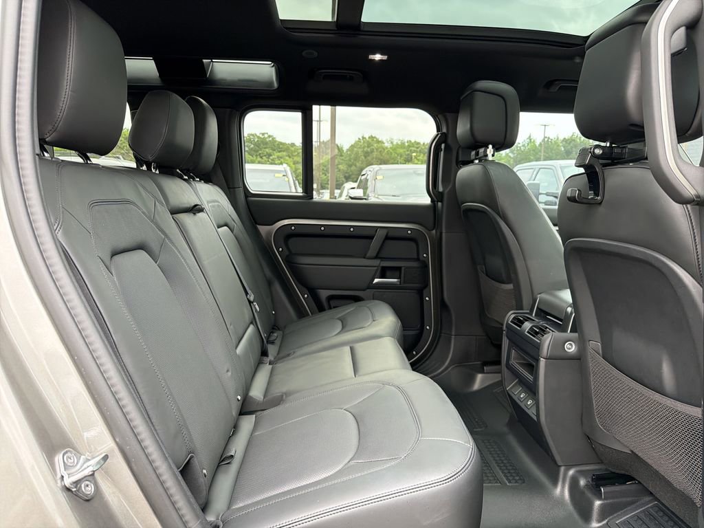 Used 2025 Land Rover Defender 110 S AWD/4WD image 13