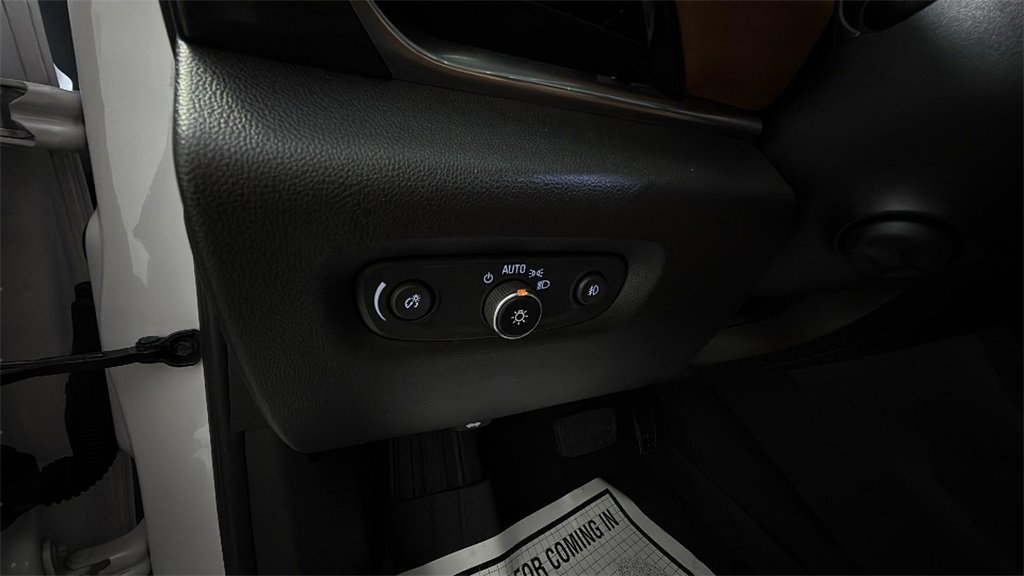 Used 2021 Chevrolet Traverse High Country w/ LPO, 'HIT The Road' Package image 28