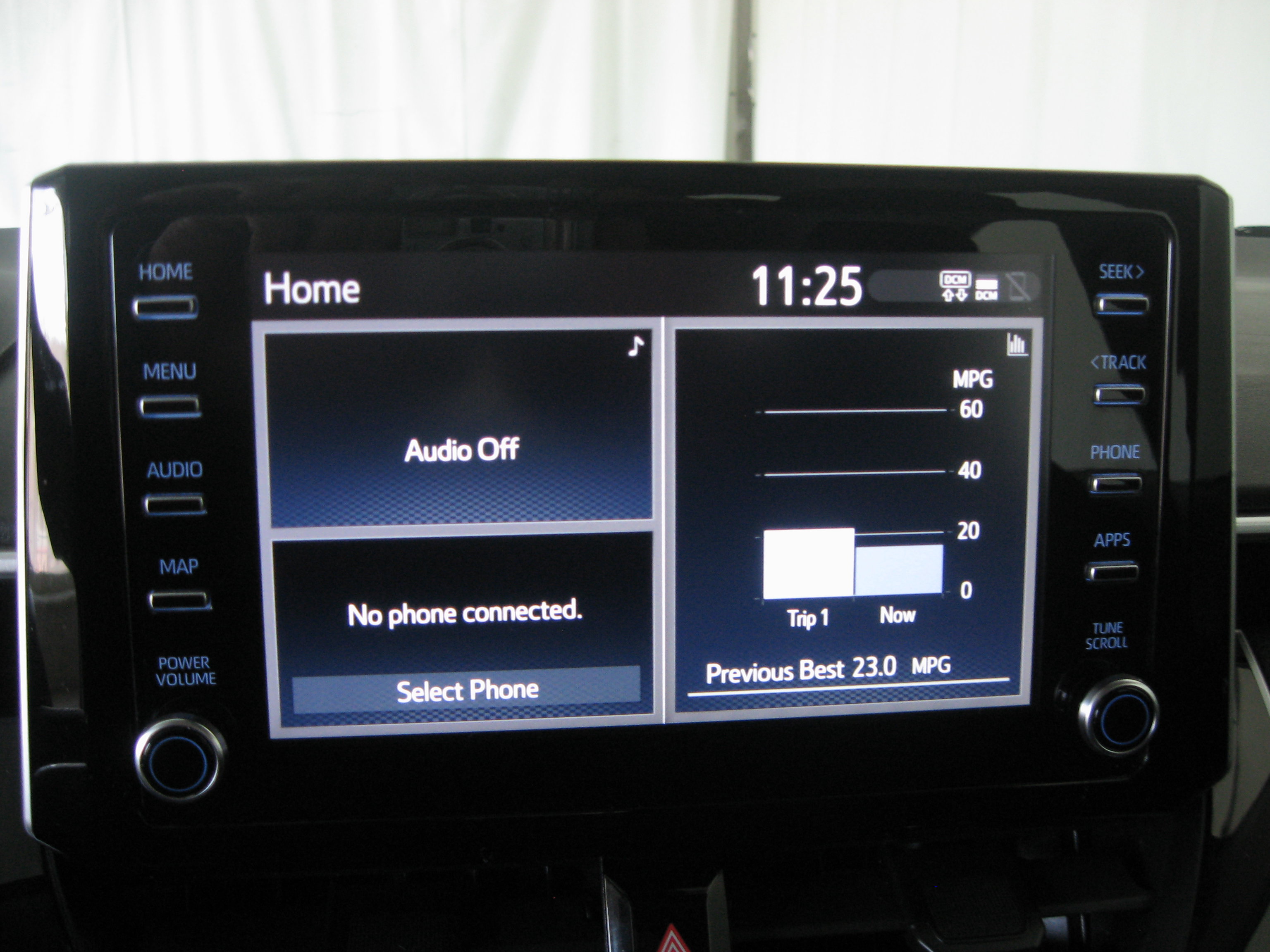 Used 2020 Toyota Corolla LE image 13