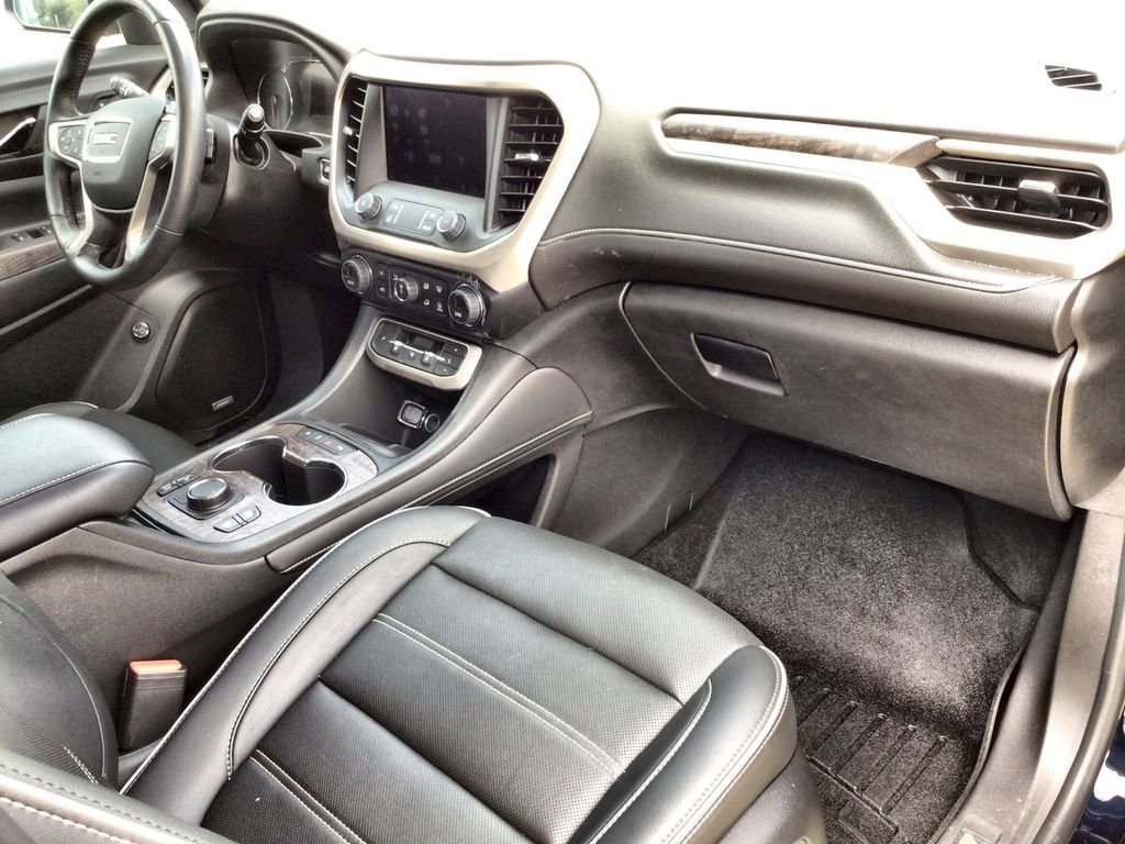 Used 2022 GMC Acadia Denali w/ Denali Ultimate Package FWD image 30