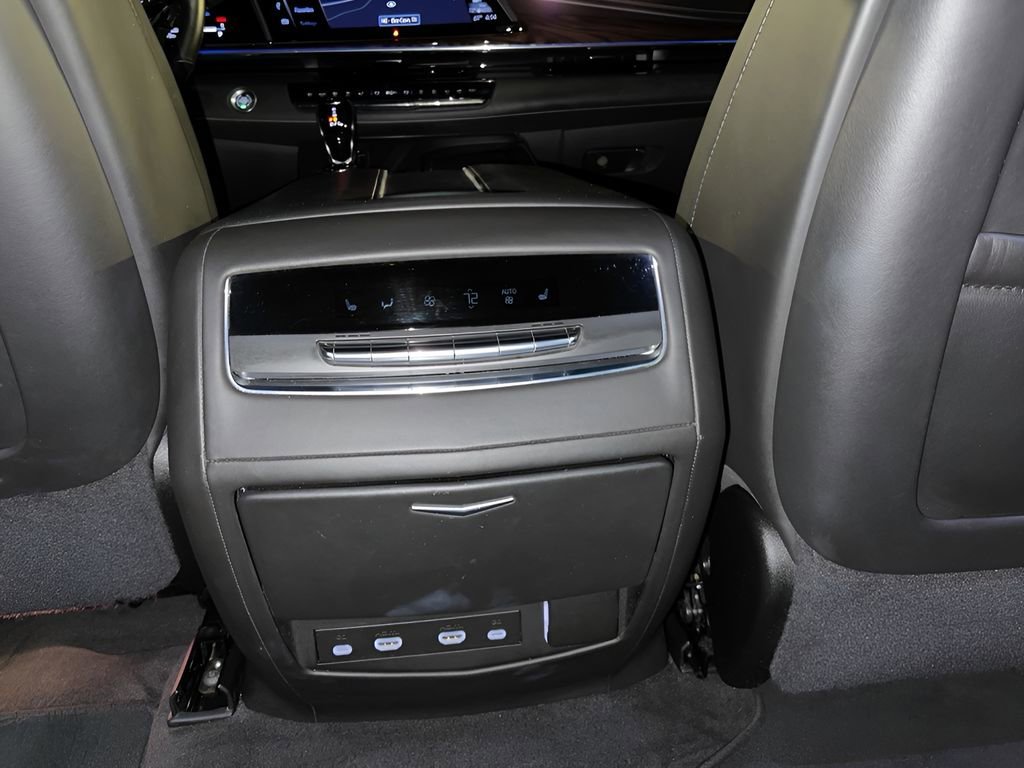 Used 2023 Cadillac Escalade ESV Premium Luxury Platinum image 37