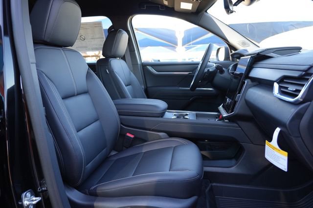 New 2026 GMC Acadia Elevation w/ Elevation Premium Package AWD/4WD image 18