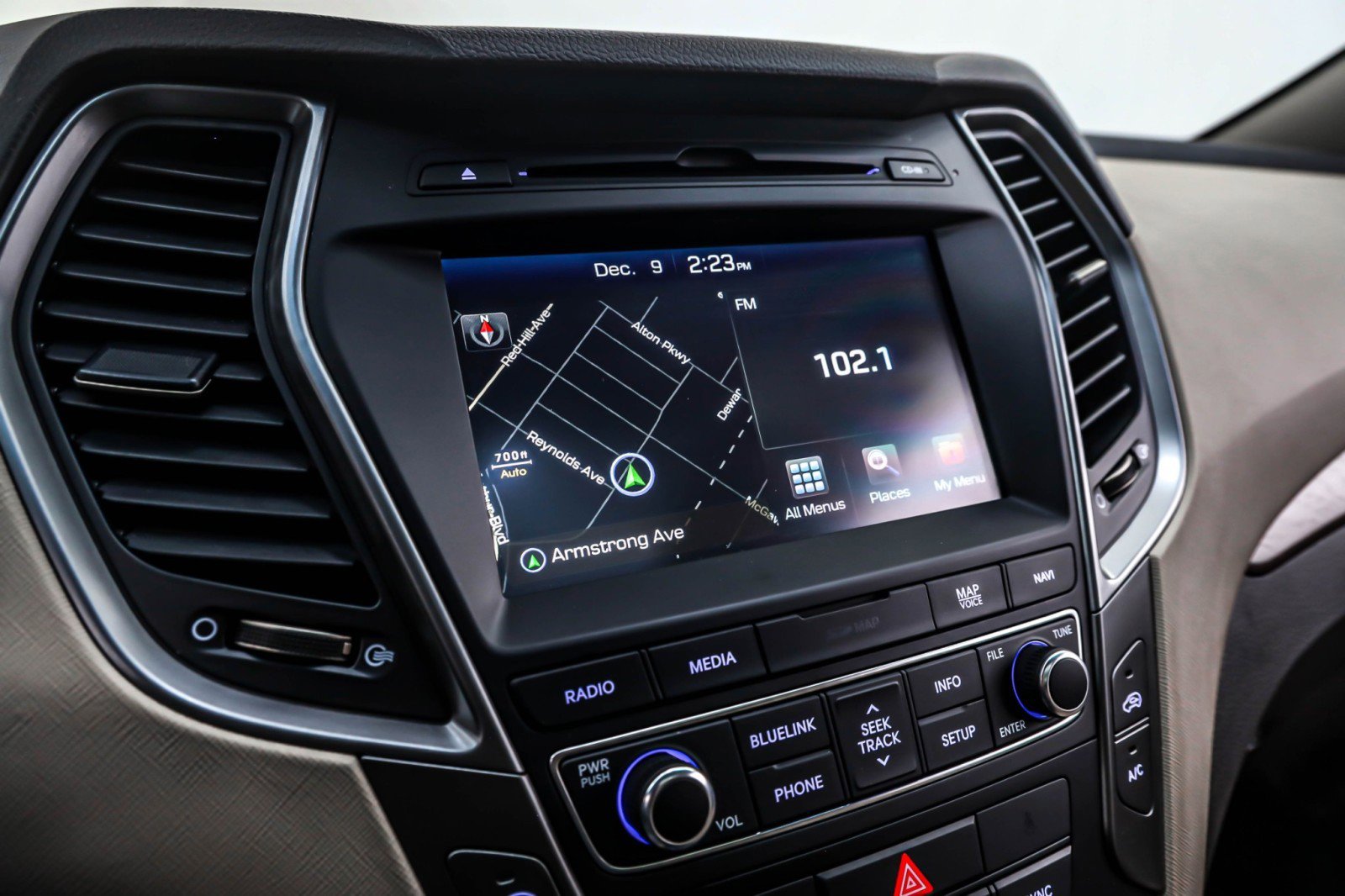 Used 2018 Hyundai Santa Fe Sport image 19