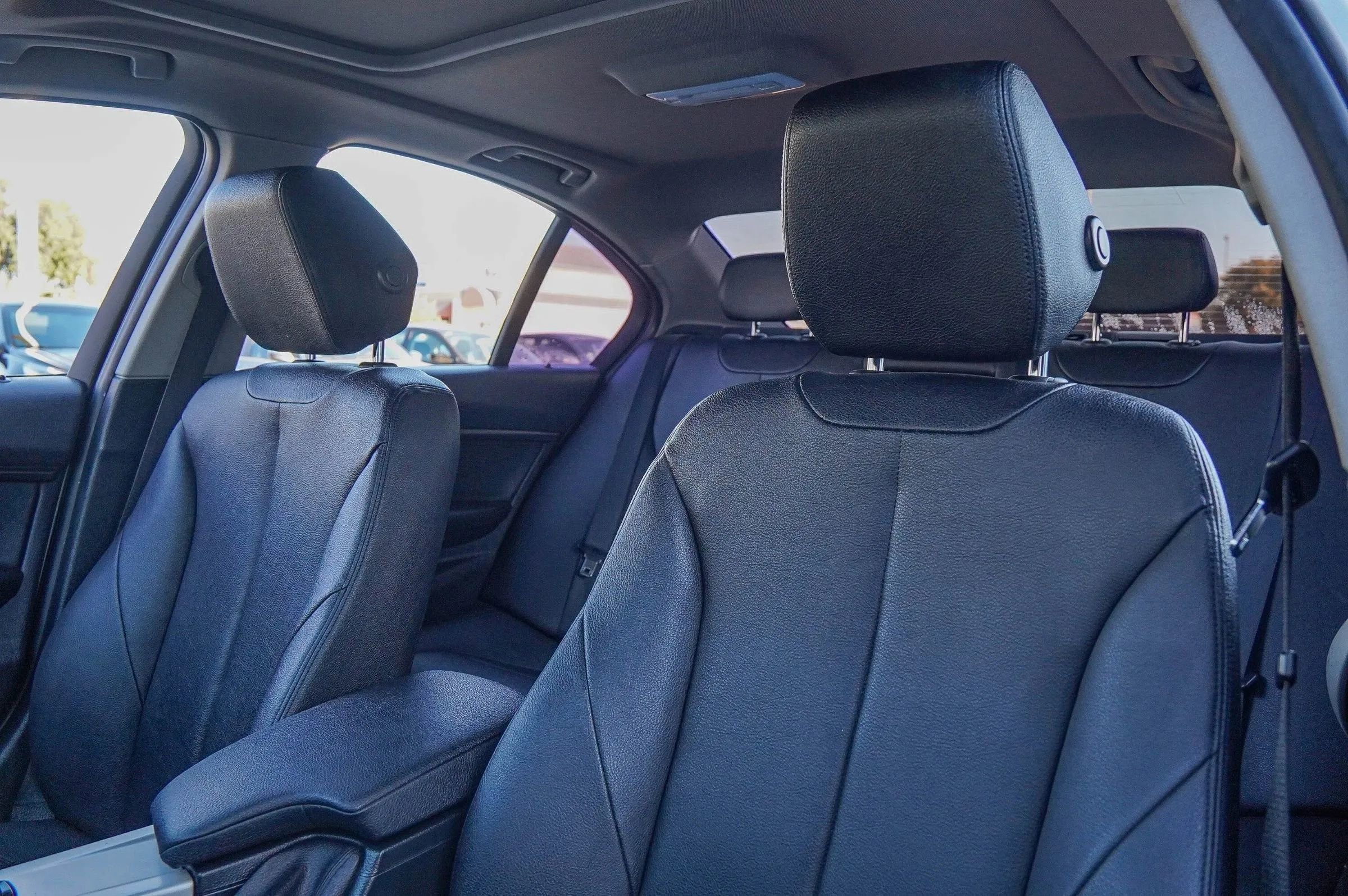 Used 2014 BMW 320i Sedan RWD image 24