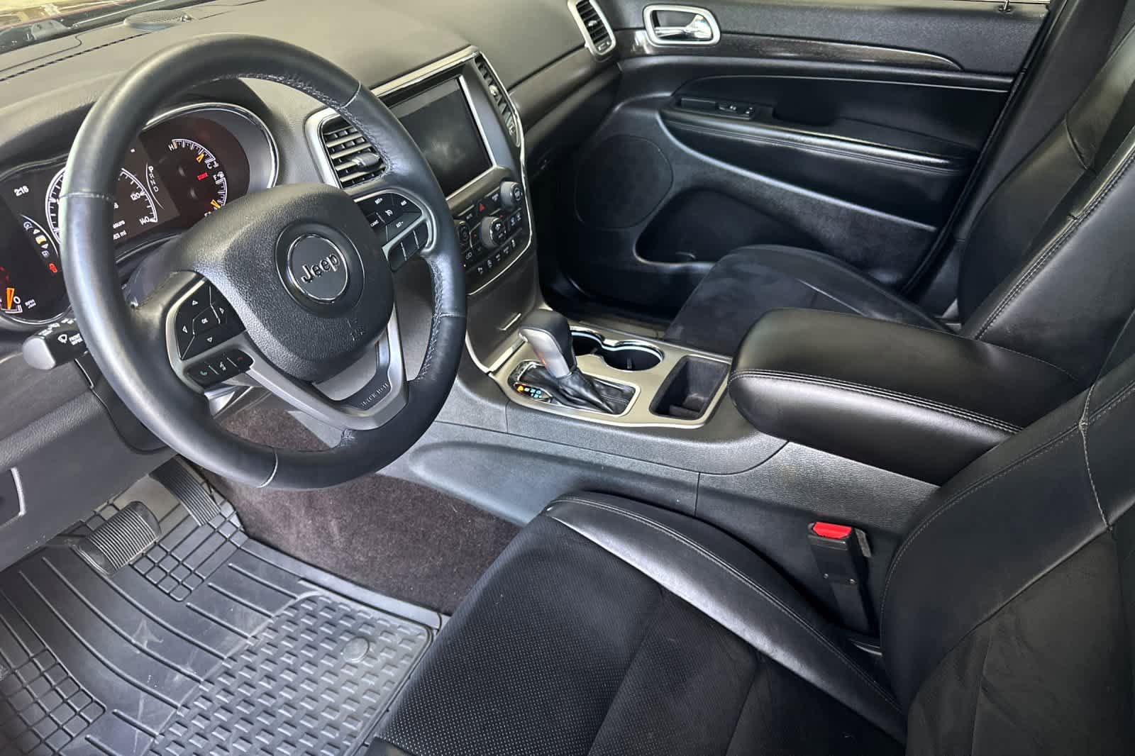 Used 2018 Jeep Grand Cherokee Altitude AWD/4WD image 11