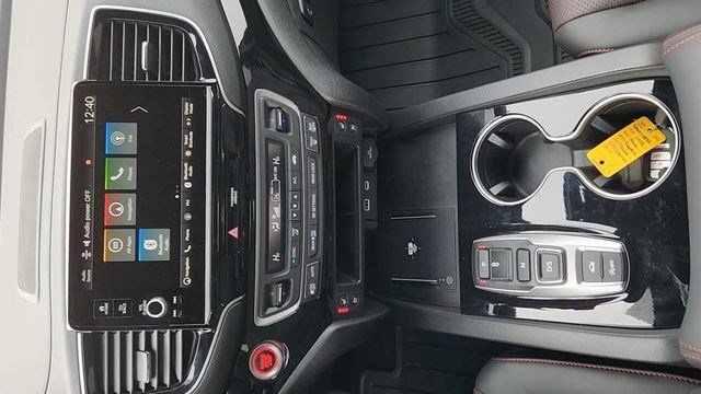 Used 2025 Honda Ridgeline Black Edition image 16