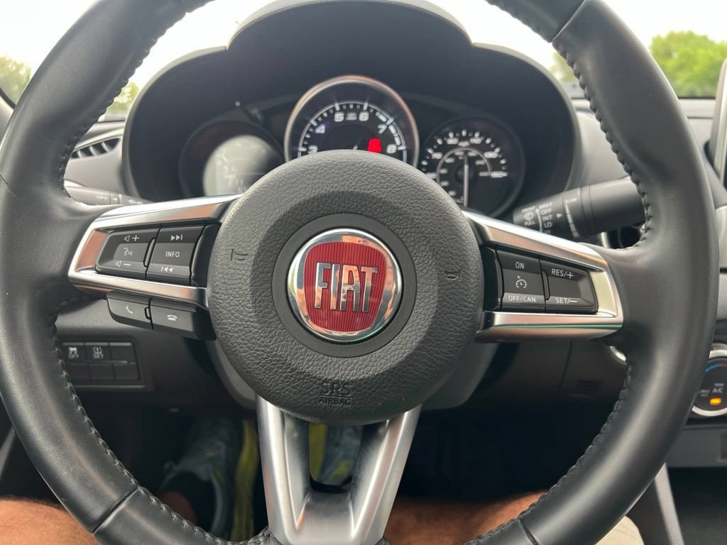 Used 2018 FIAT 124 Spider Classica w/ Technology Group RWD image 47