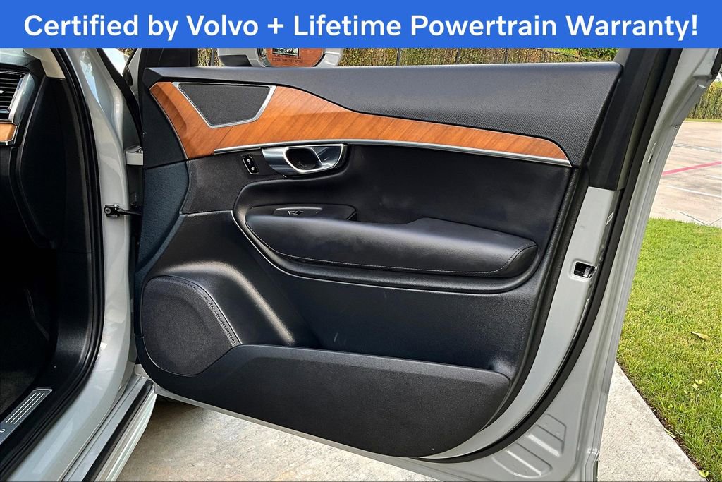 Certified 2025 Volvo XC90 B6 Plus image 25