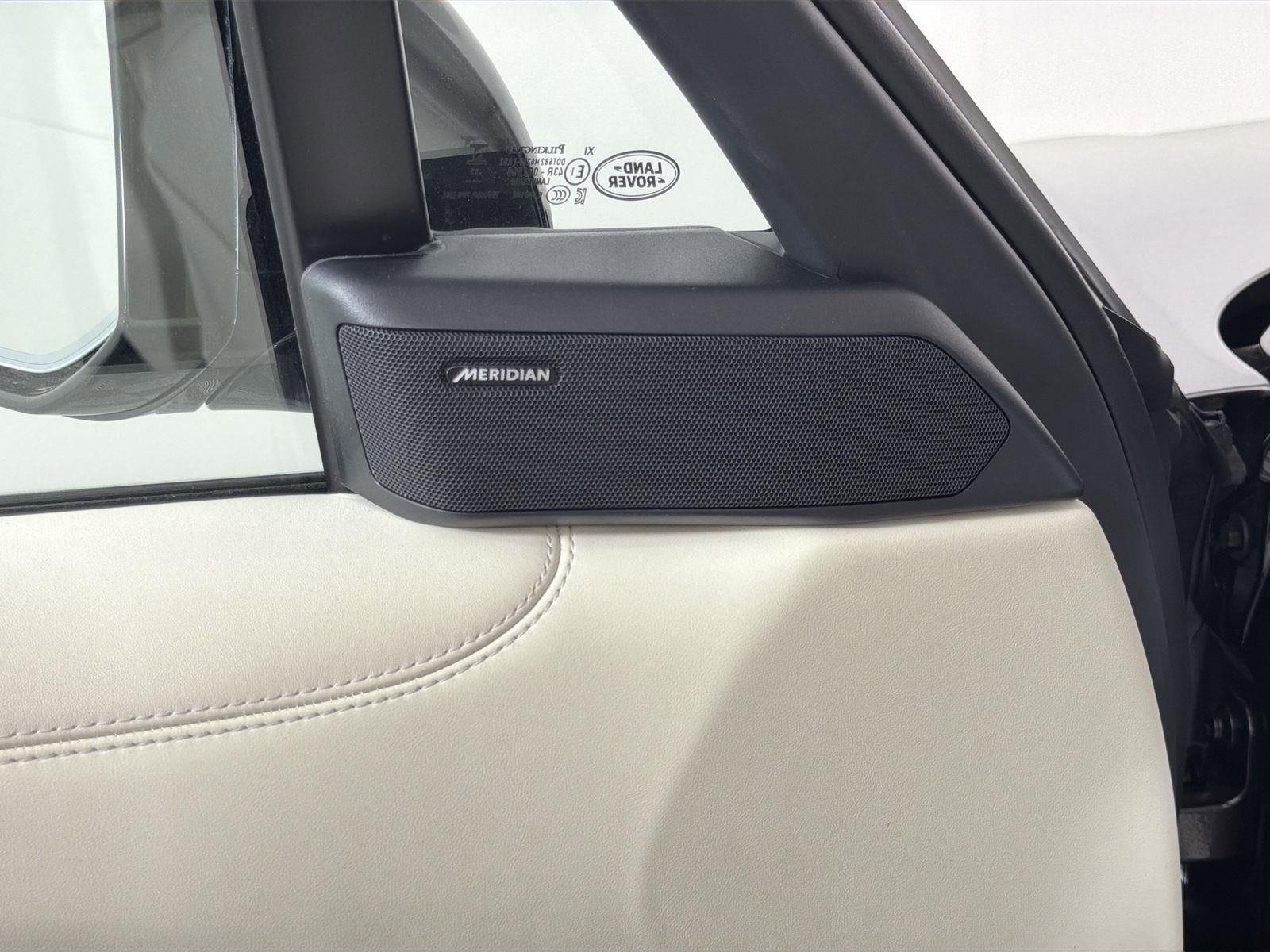 New 2026 Land Rover Range Rover Long Wheelbase SE image 21