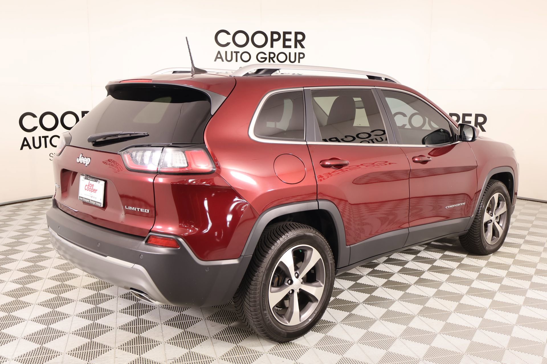 Used 2021 Jeep Cherokee Limited w/ Elite Package AWD/4WD image 21
