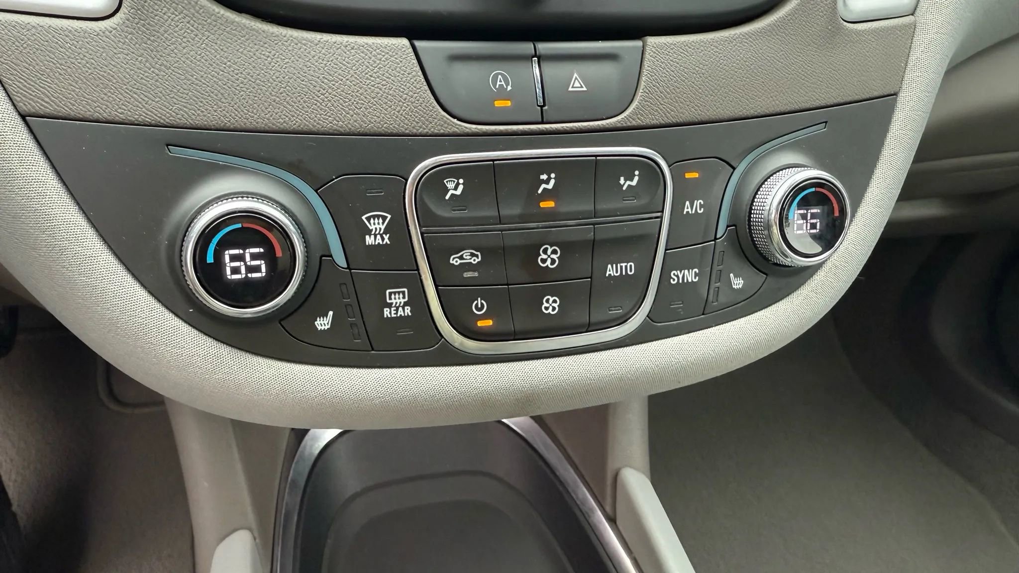 Used 2023 Chevrolet Malibu LT image 23