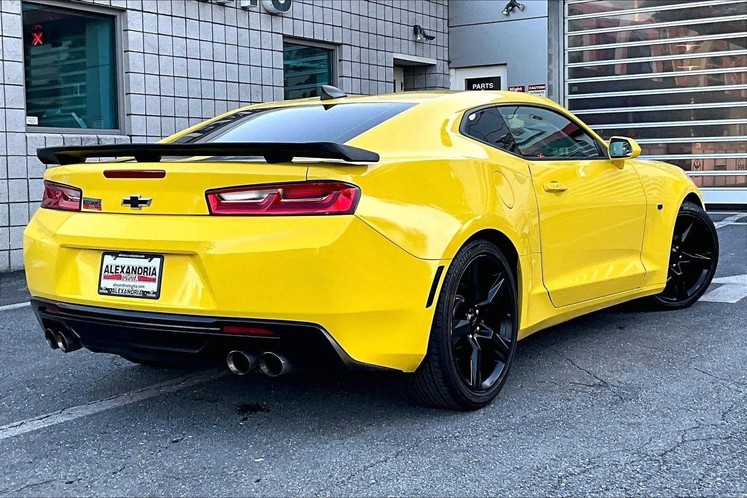 Used 2018 Chevrolet Camaro LT w/ Technology Package RWD image 11
