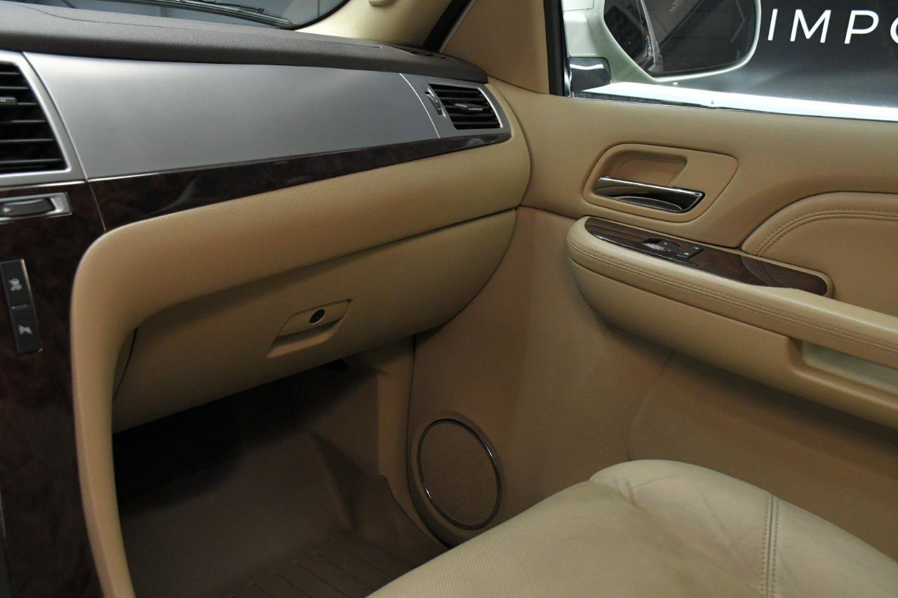 Used 2009 Cadillac Escalade EXT AWD/4WD image 30