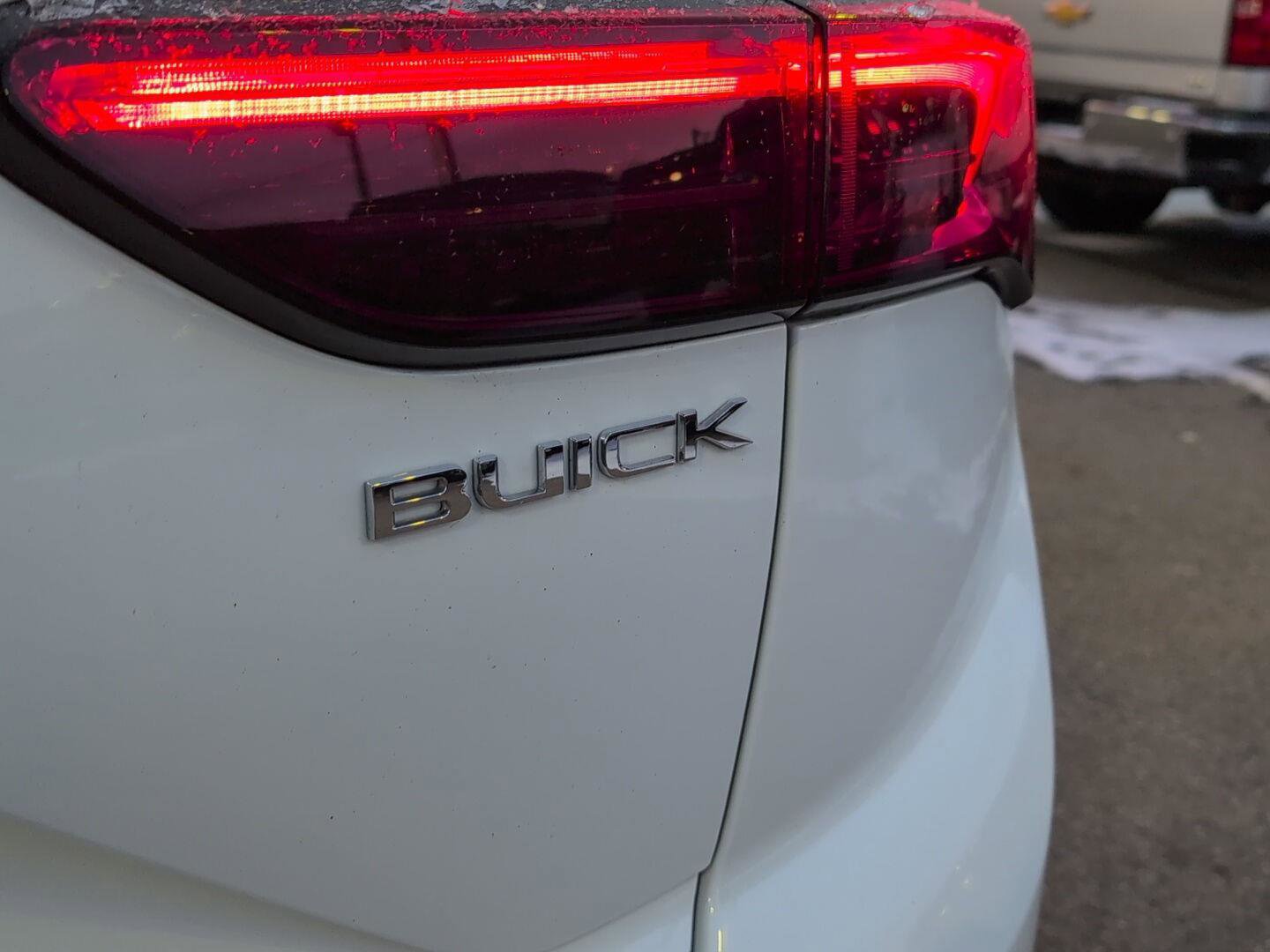 Used 2025 Buick Envision Preferred image 6