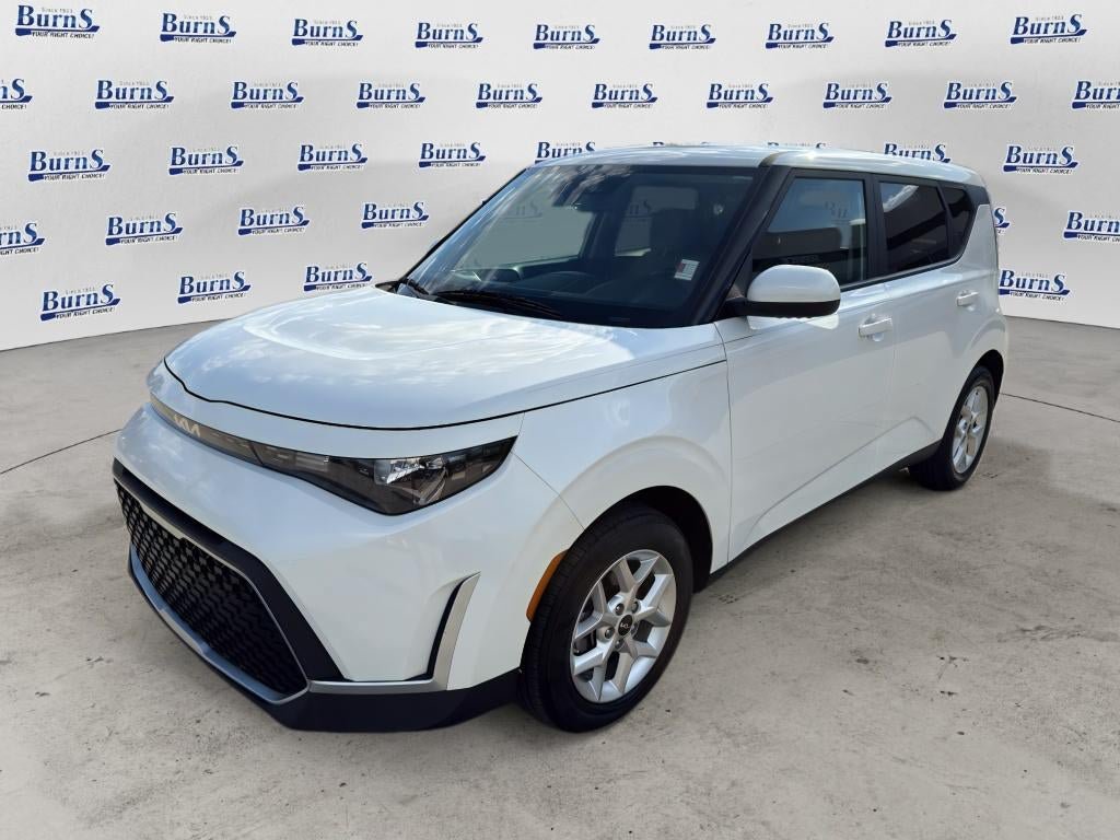 Used 2024 Kia Soul LX w/ Option Group 015 FWD image 3