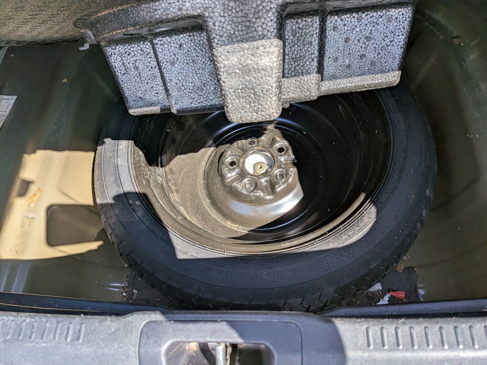 Used 2015 Toyota Camry SE FWD image 28