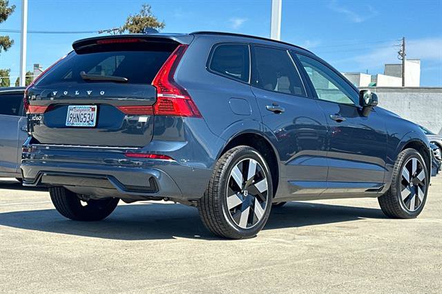 Used 2024 Volvo XC60 T8 Ultimate w/ Protection Package Premier AWD/4WD image 3