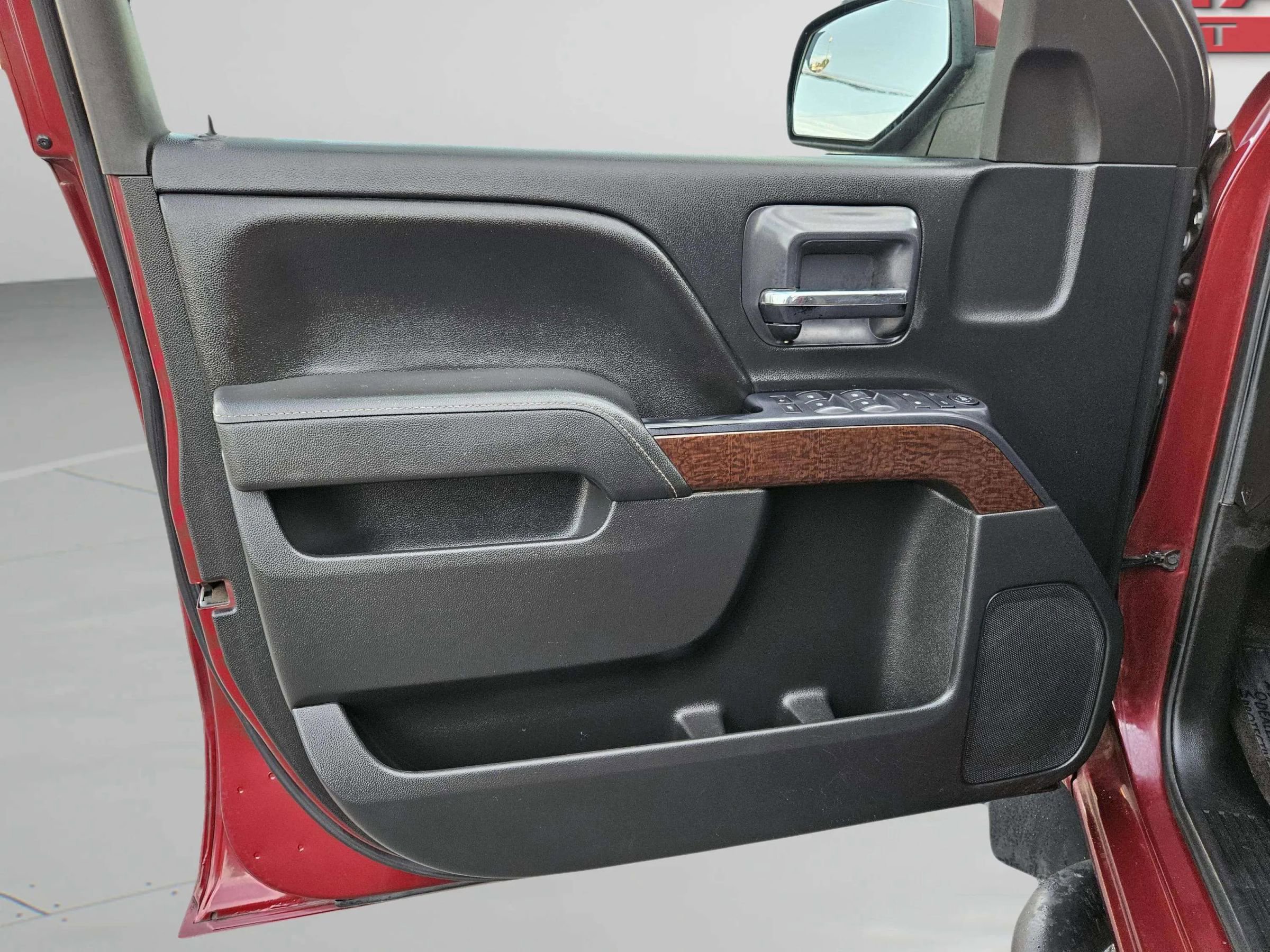 Used 2015 GMC Sierra 1500 SLE w/ SLE Value Package image 10