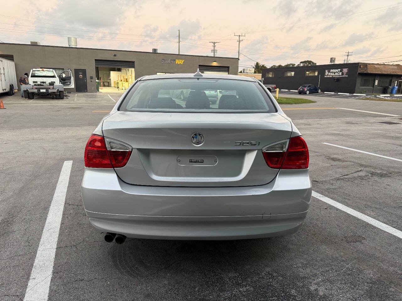 Used 2006 BMW 325i Sedan RWD image 5