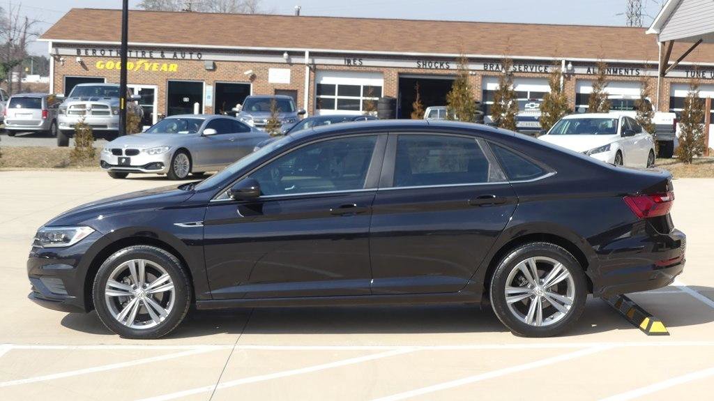 Used 2020 Volkswagen Jetta SEL image 2
