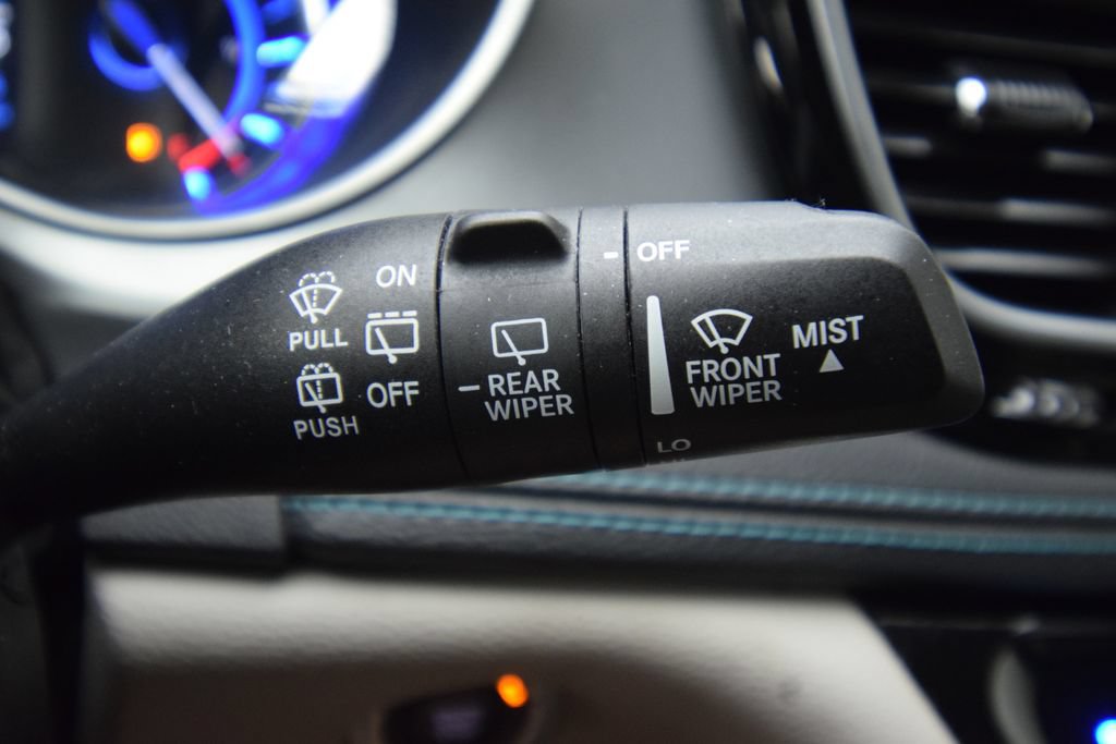 Used 2020 Chrysler Pacifica Limited FWD image 40