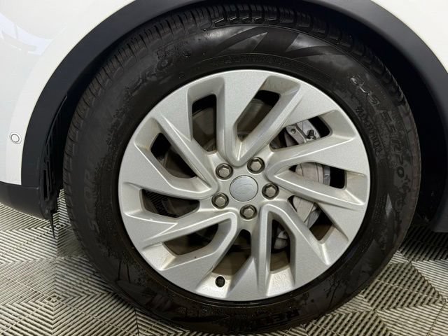 Certified 2025 Land Rover Discovery S AWD/4WD image 13
