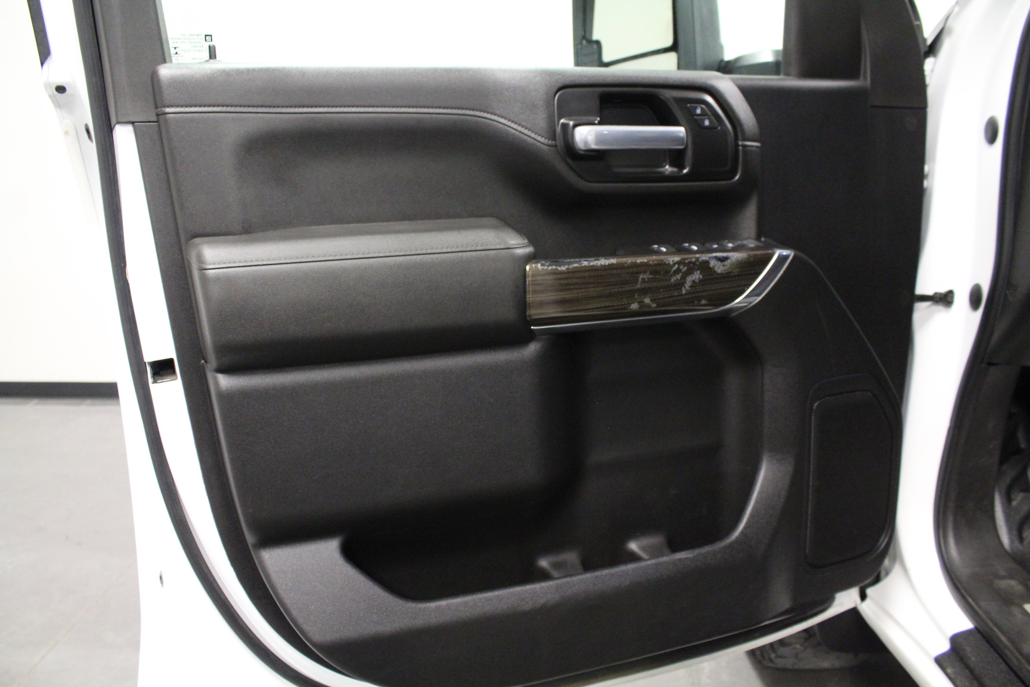 Used 2021 Chevrolet Silverado 3500 LT AWD/4WD image 11