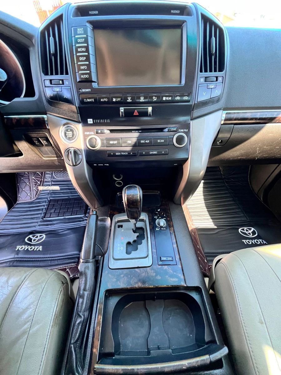 Used 2008 Toyota Land Cruiser image 15