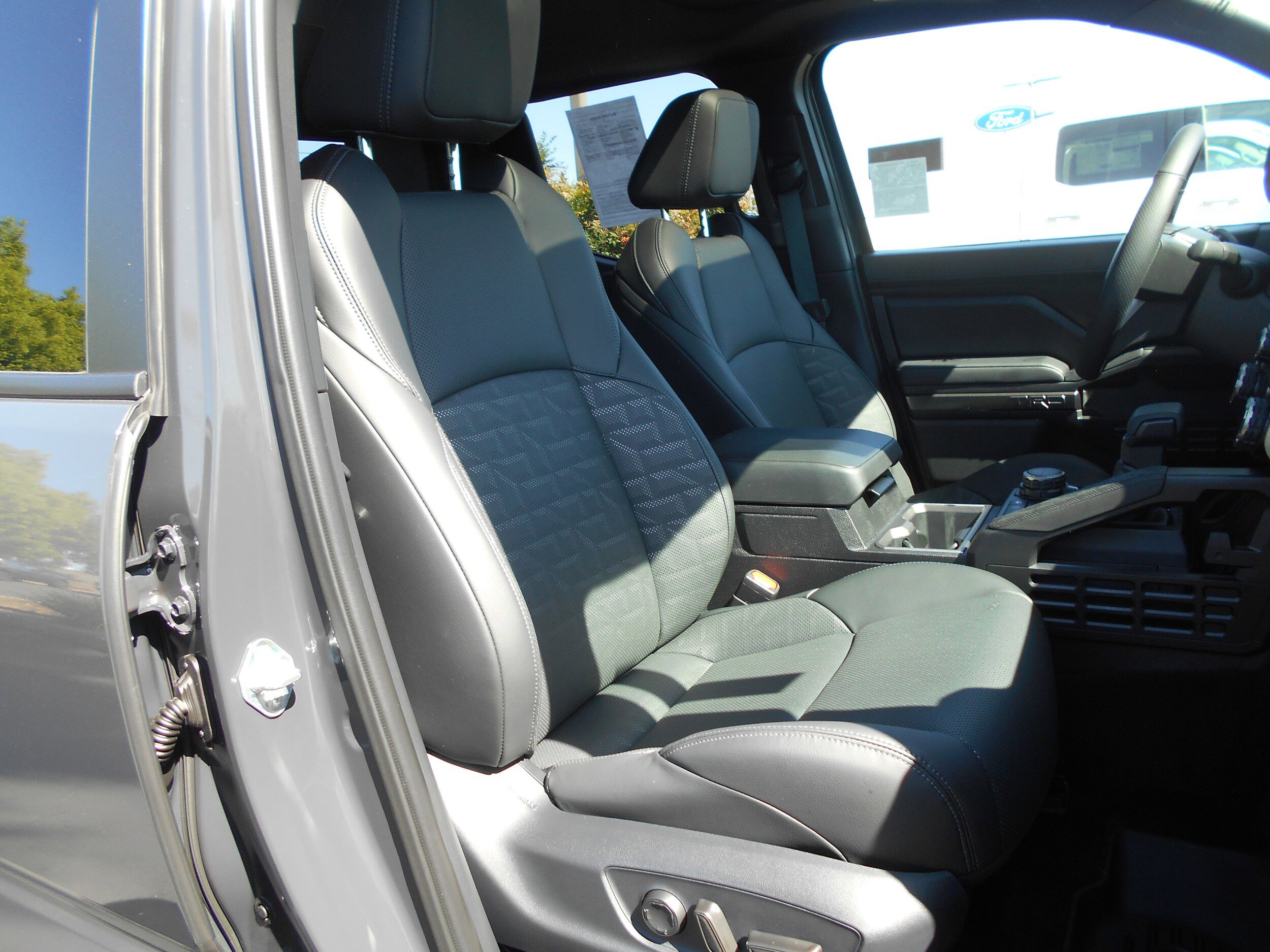Used 2025 Toyota Tacoma TRD Sport w/ TRD Sport Premium Package AWD/4WD image 9