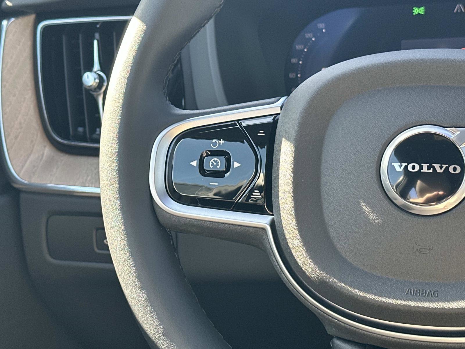 New 2026 Volvo XC60 T8 Plus w/ Protection Package Premier AWD/4WD image 8