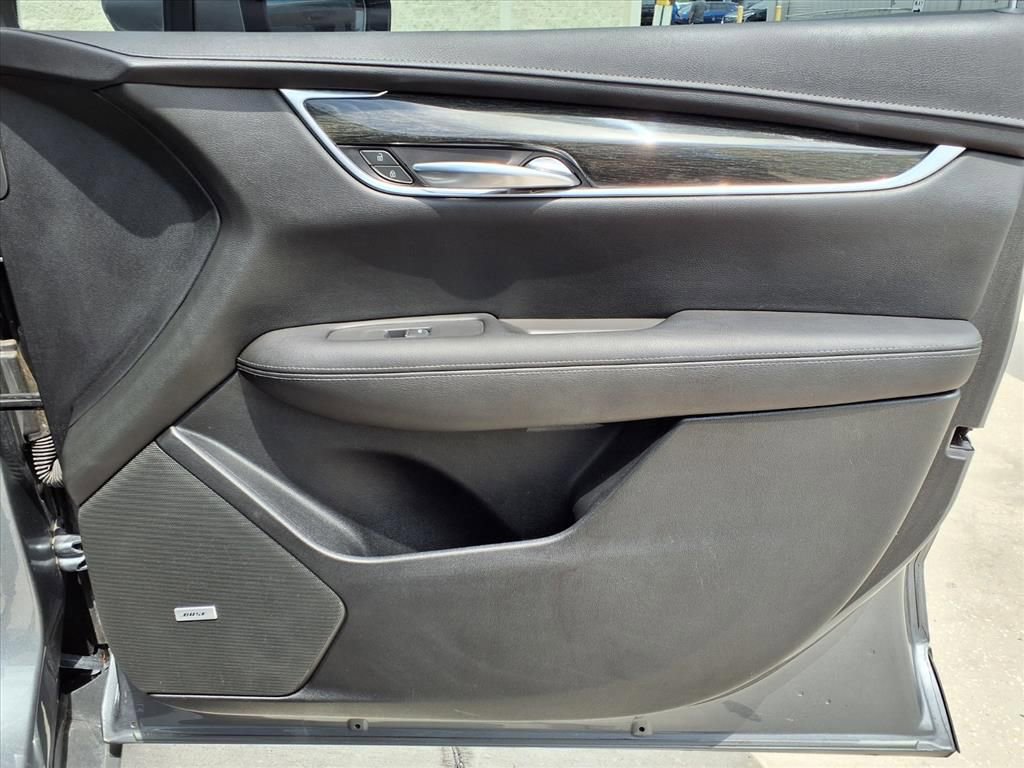 Used 2021 Cadillac XT5 Premium Luxury FWD image 11