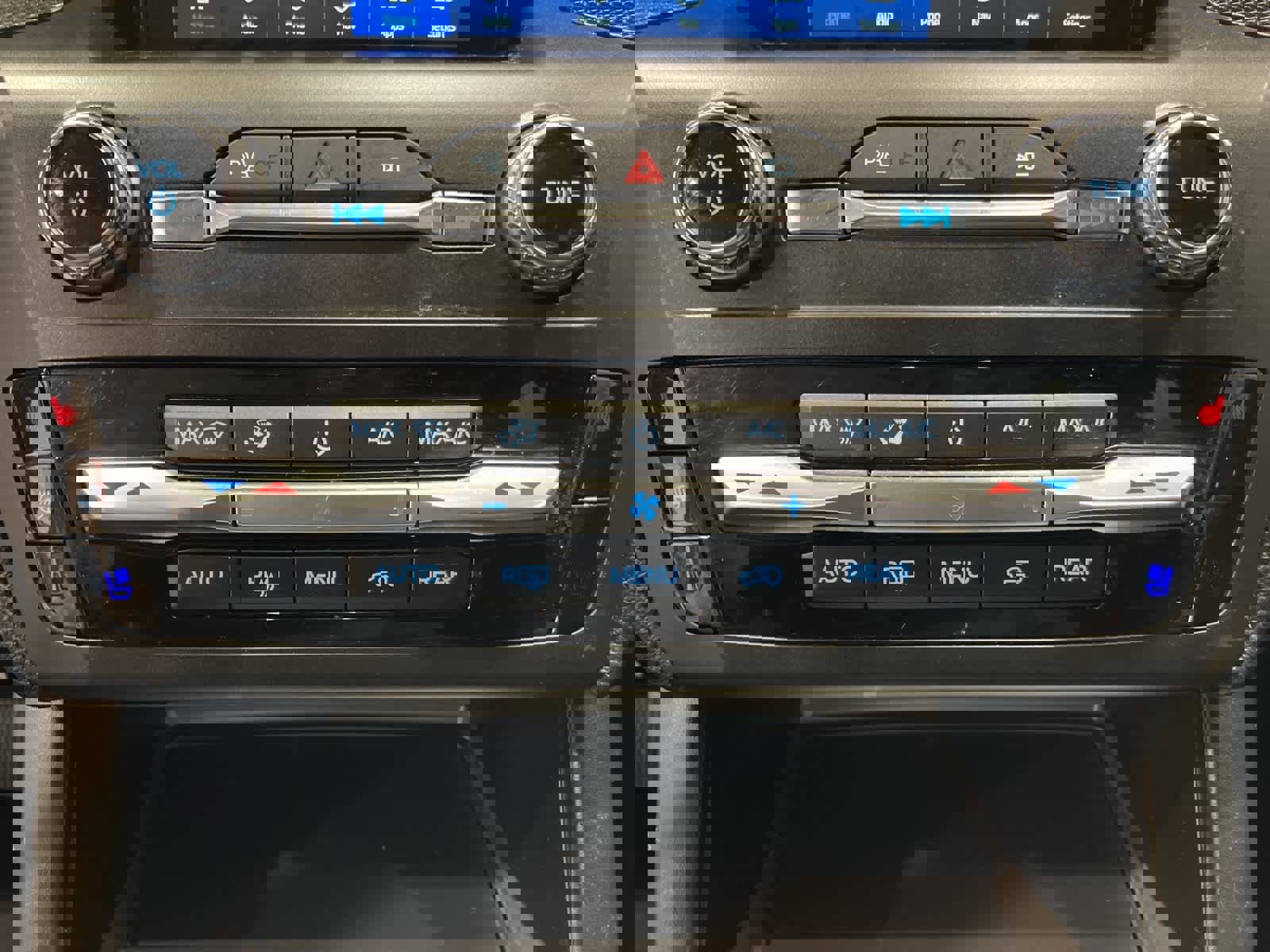 Certified 2020 Ford Explorer ST w/ ST Street Pack image 19