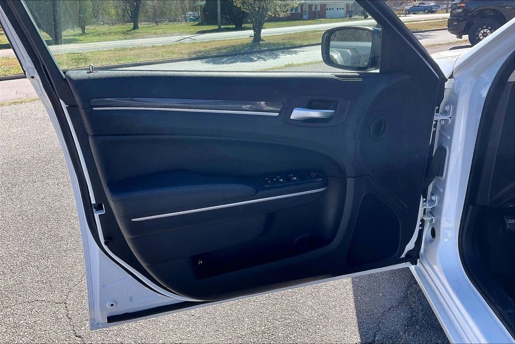 Used 2019 Chrysler 300 Touring w/ Sport Appearance Package image 19