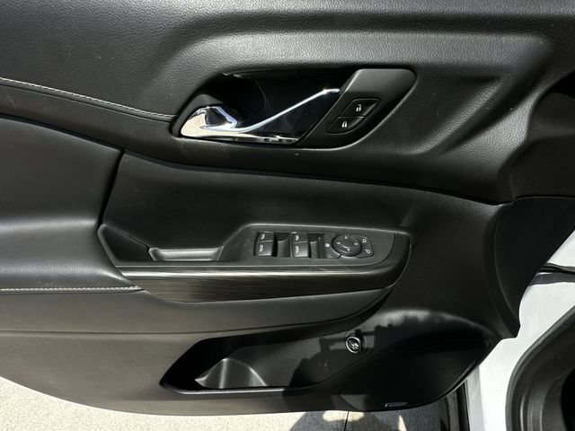 Certified 2023 GMC Acadia SLT FWD image 21
