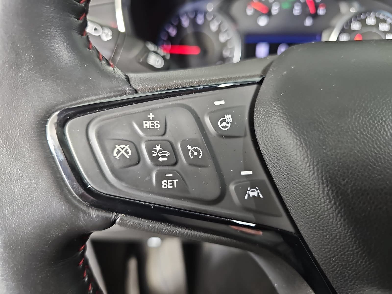 Used 2022 Chevrolet Equinox RS w/ RS Leather Package AWD/4WD image 17