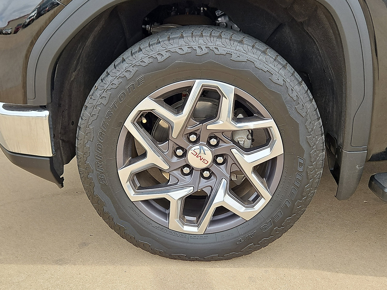 Used 2024 GMC Sierra 1500 SLT AWD/4WD image 5