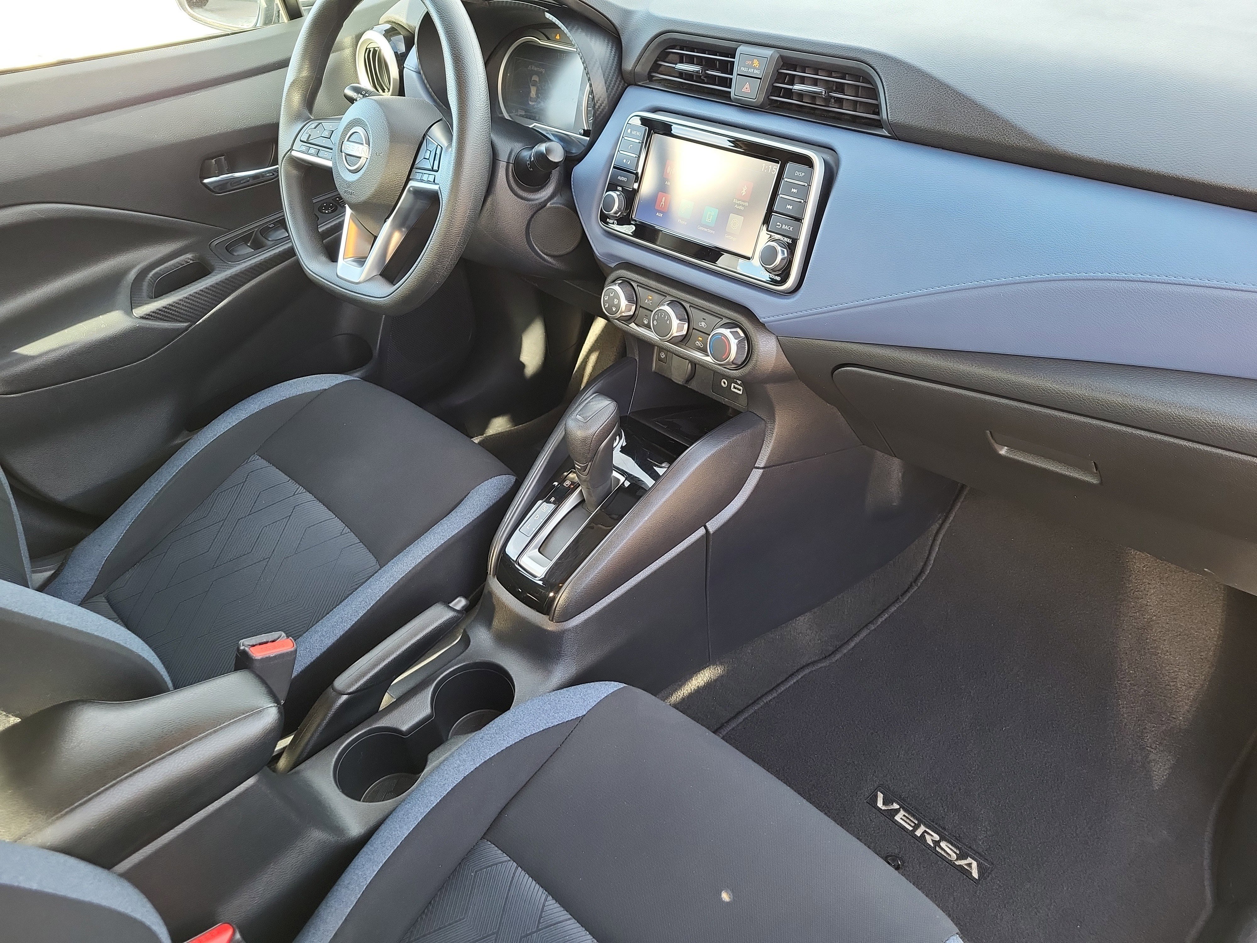 Used 2023 Nissan Versa SV image 14