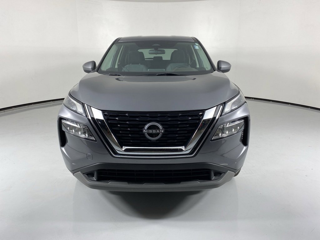 Used 2023 Nissan Rogue S image 2