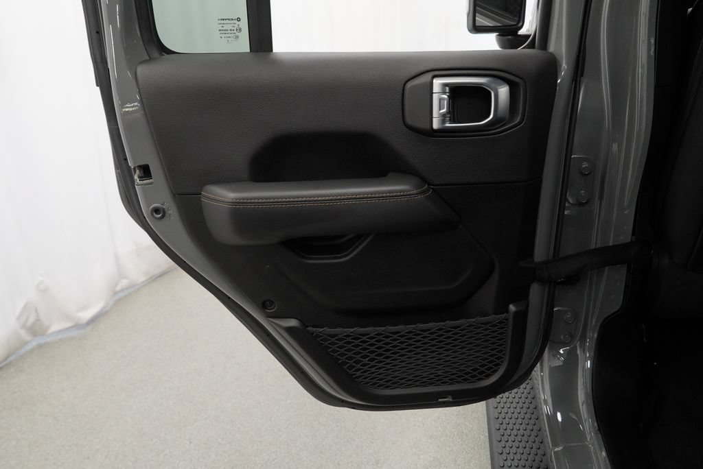 Used 2023 Jeep Wrangler Unlimited Sahara AWD/4WD image 45