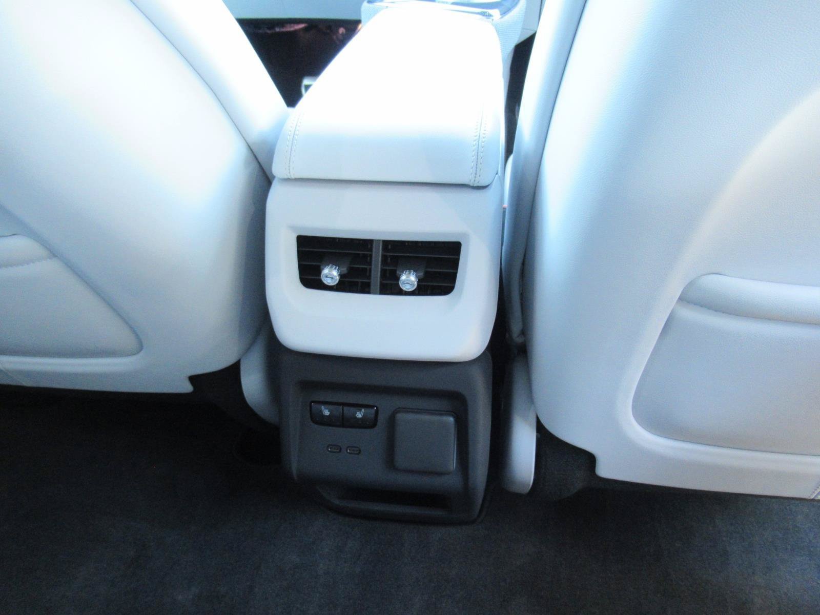 Certified 2025 Cadillac Optiq Sport 2 AWD/4WD image 33