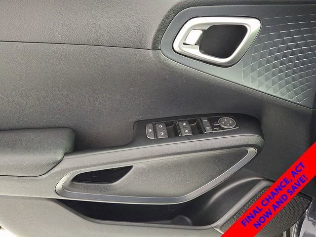 Used 2020 Kia Soul S FWD image 15