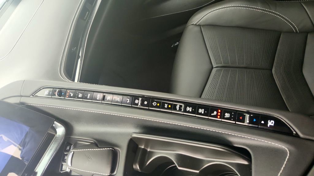 Used 2024 Chevrolet Corvette Z06 image 23