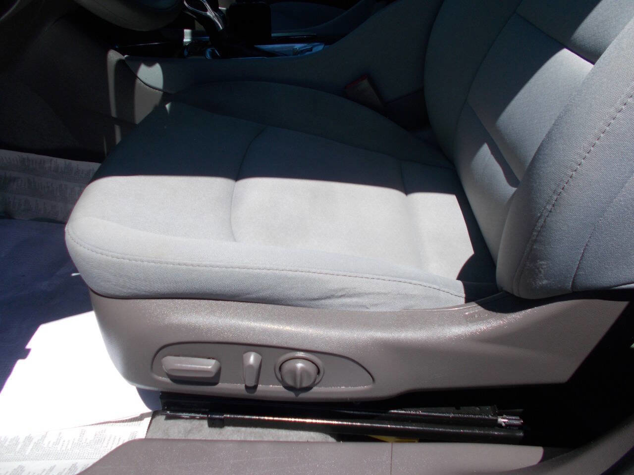 Used 2023 Chevrolet Malibu LT FWD image 14