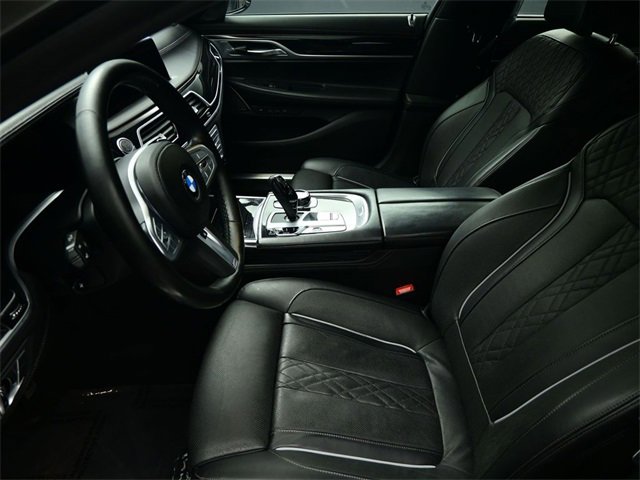 Used 2022 BMW 740i xDrive 740i xDrive w/ M Sport Package image 19