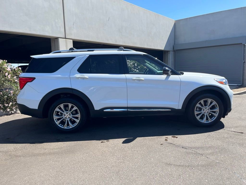 Used 2021 Ford Explorer Limited w/ Equipment Group 301A AWD/4WD image 3