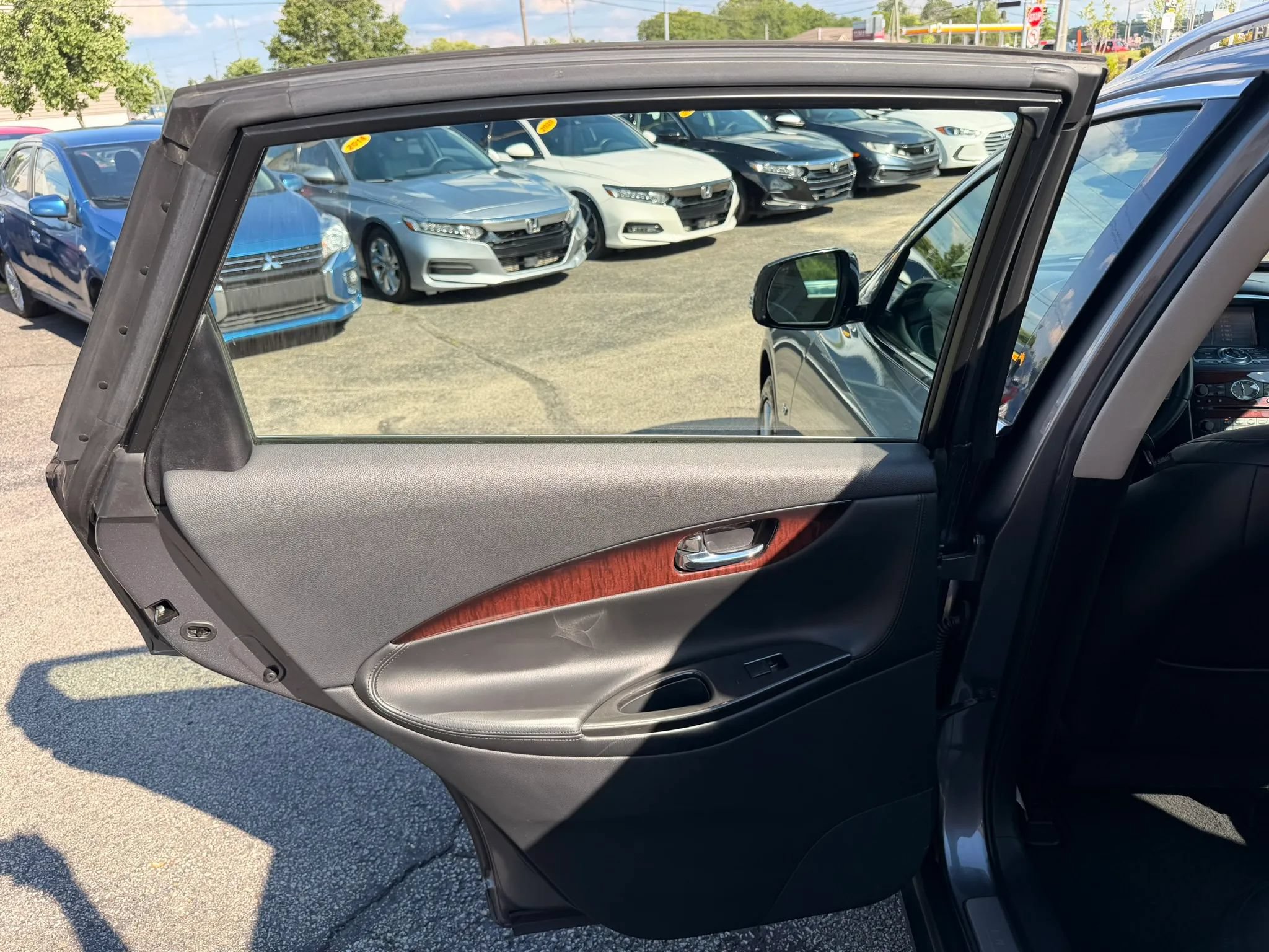Used 2016 INFINITI QX50 AWD w/ Premium Package image 16