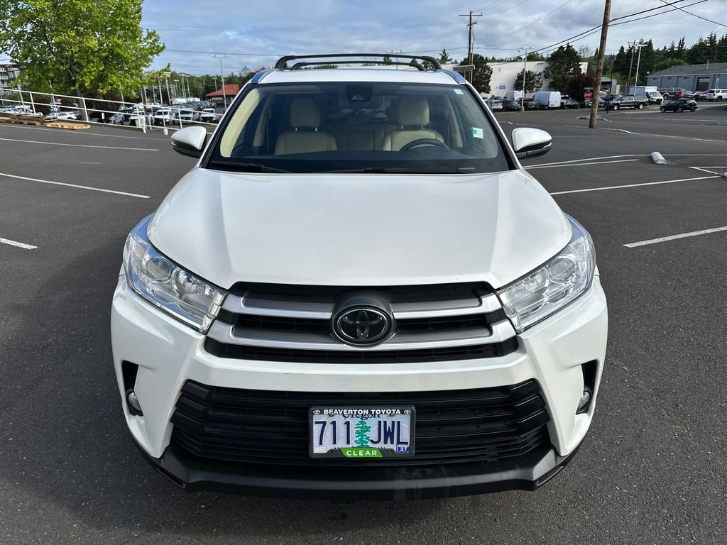 Used 2019 Toyota Highlander XLE AWD/4WD image 9